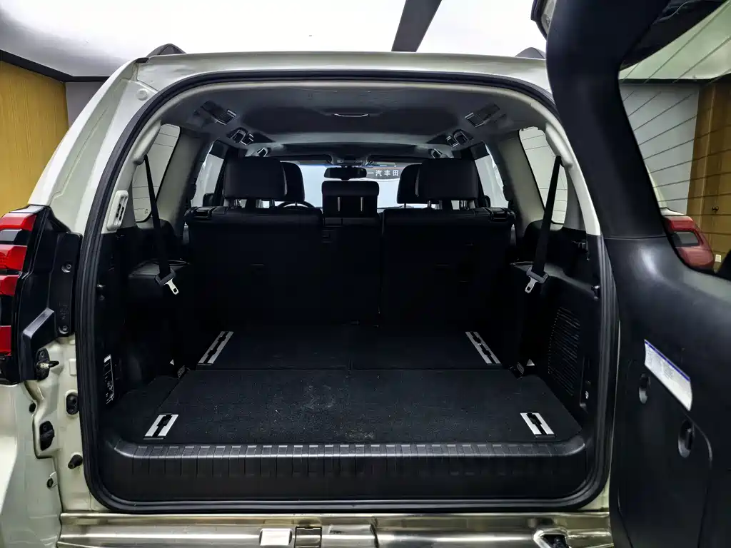 Toyota Prado 2020 — фото 19