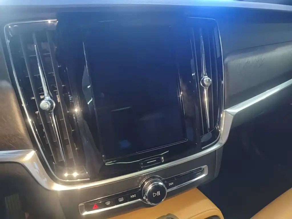 Volvo V90 2019 — фото 13