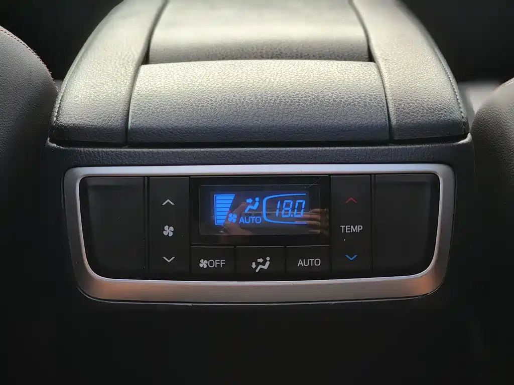 Toyota Highlander 2018 — фото 17