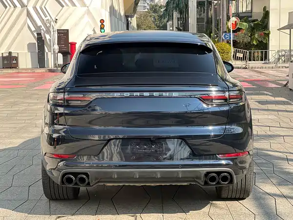 Porsche Cayenne 2022