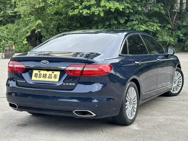 Ford Taurus 2016