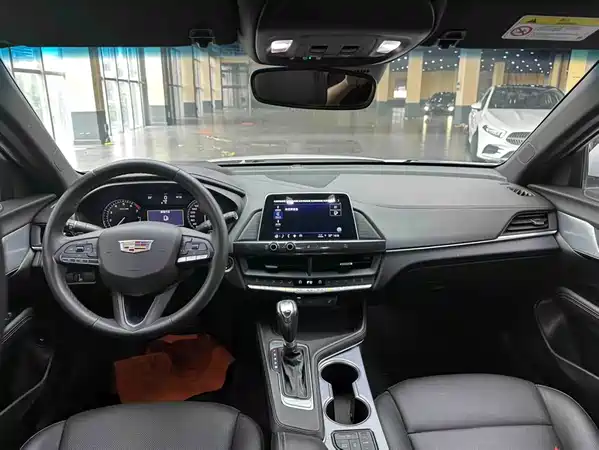 Cadillac CT4 2021