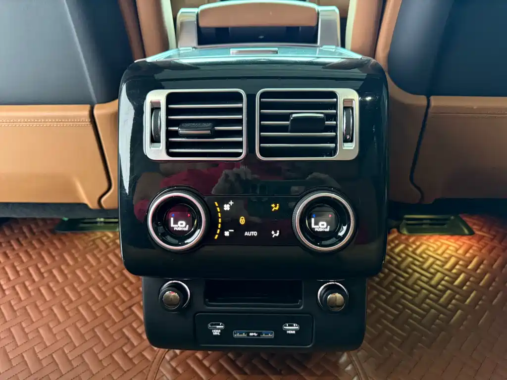 Land Rover Range Rover 2018 — фото 17