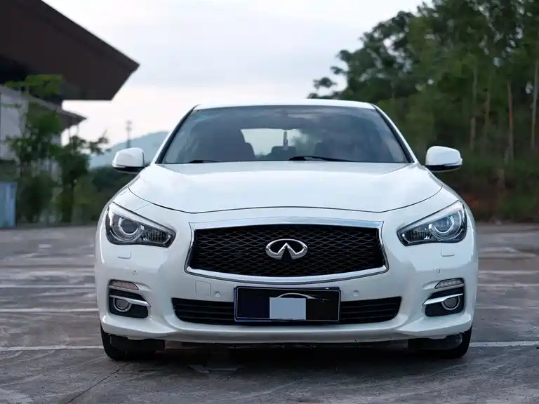 Infiniti Q50L 2015 — фото 2