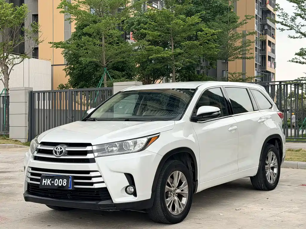 Toyota Highlander 2020 — фото 1