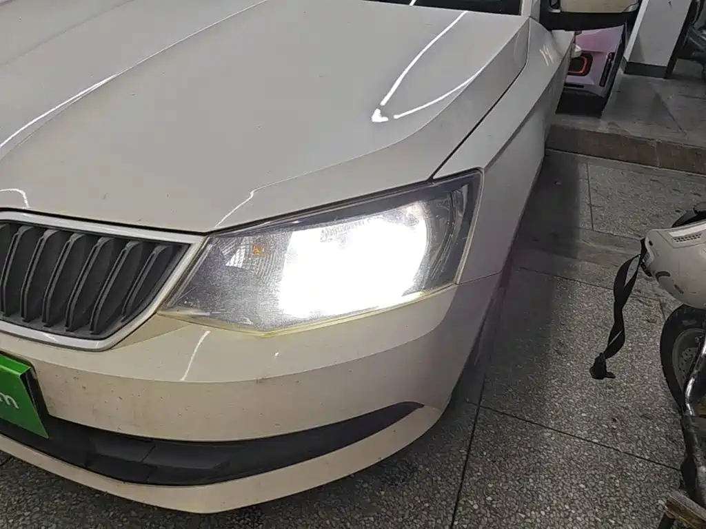 Skoda Fabia 2016 — фото 18