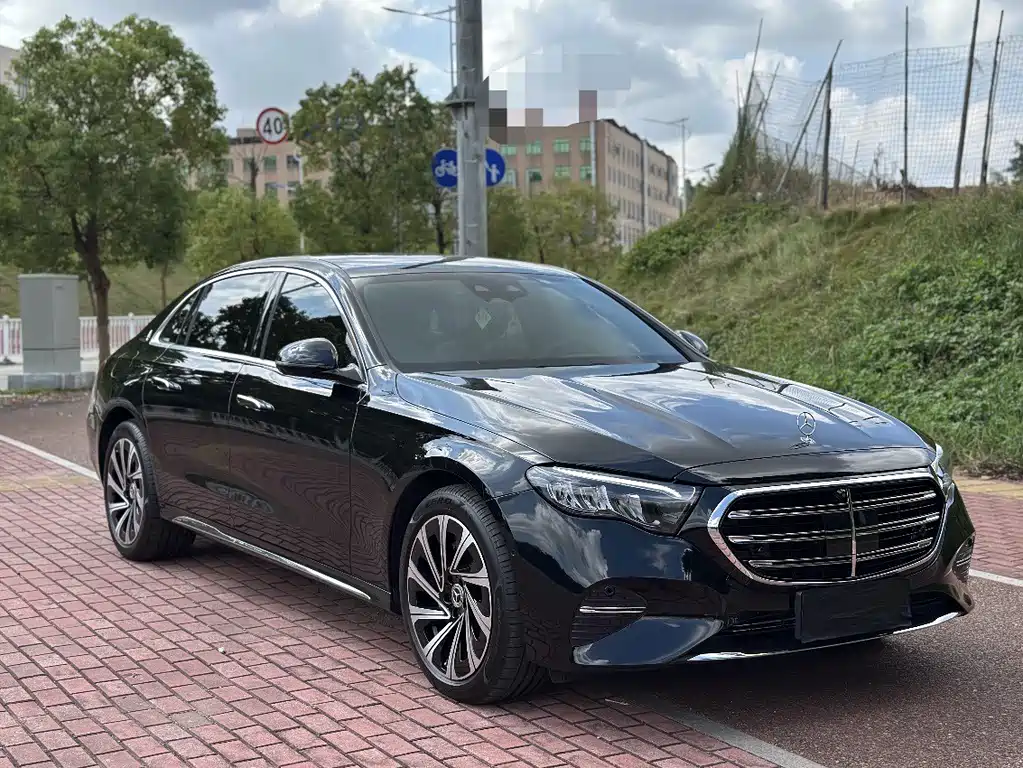Mercedes-Benz E-Class 2025 — фото 3