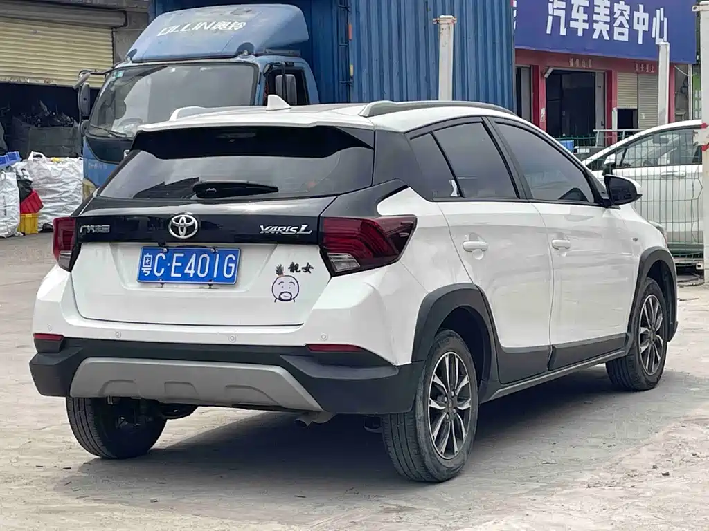 Toyota Yaris L 2022 — фото 9