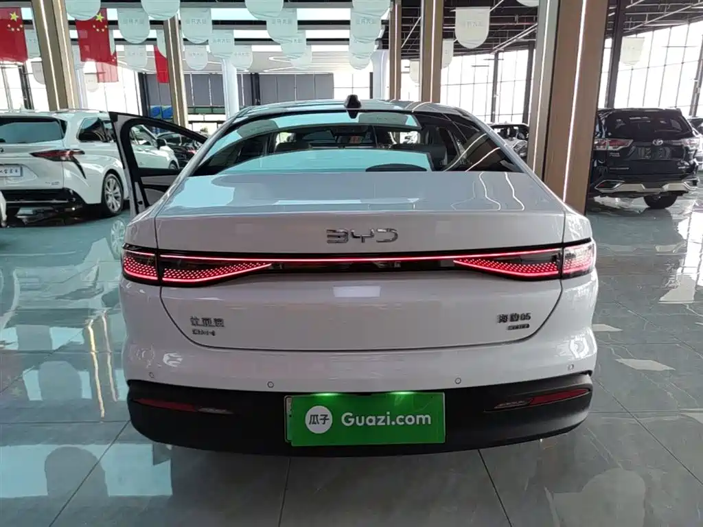 BYD Seal 05 DM-i 2025 — фото 6