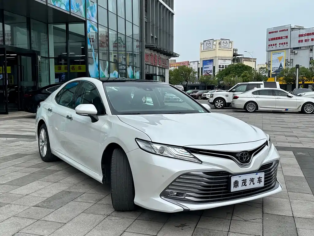 Toyota Camry 2020 — фото 7