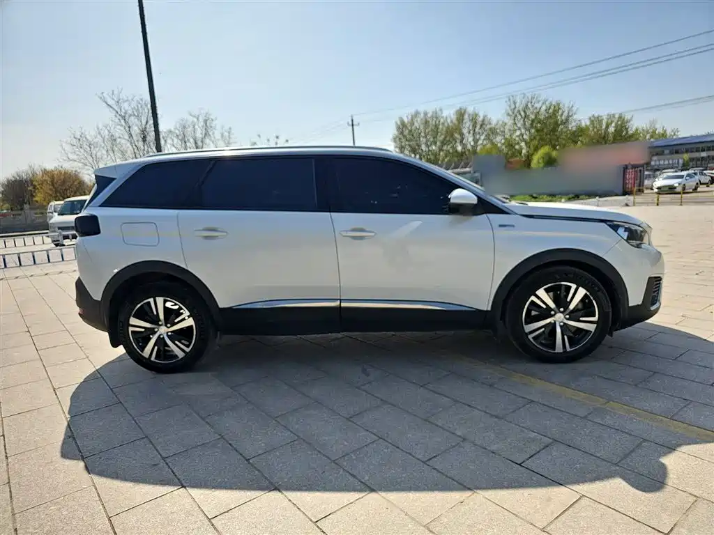 Peugeot 5008 2018 — фото 10