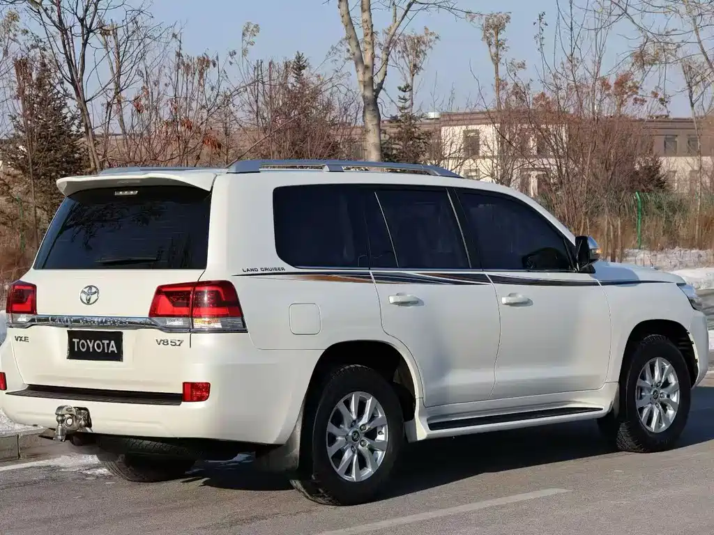 Toyota Land Cruiser 2020 — фото 9