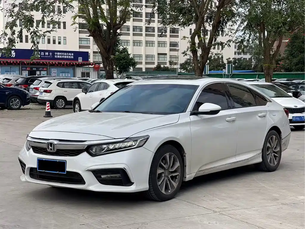 Honda Inspire 2021 — фото 1