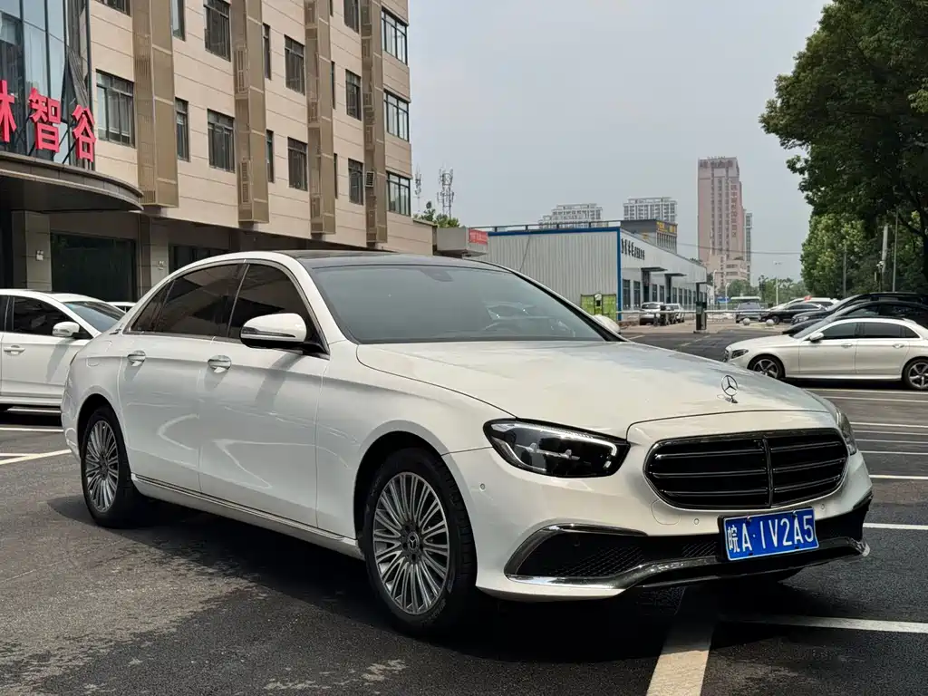 Mercedes-Benz E-Class 2023 — фото 3