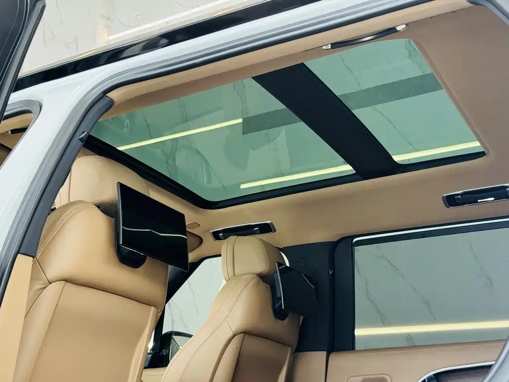 Land Rover Range Rover 2023 — фото 15