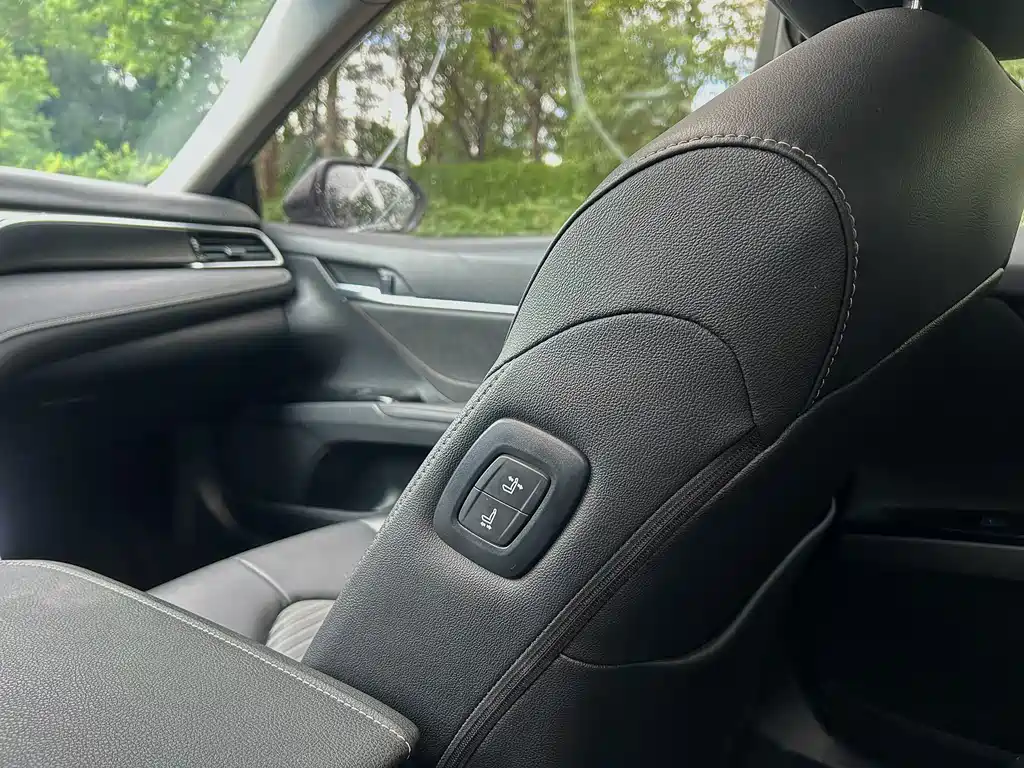 Toyota Camry 2023 — фото 22
