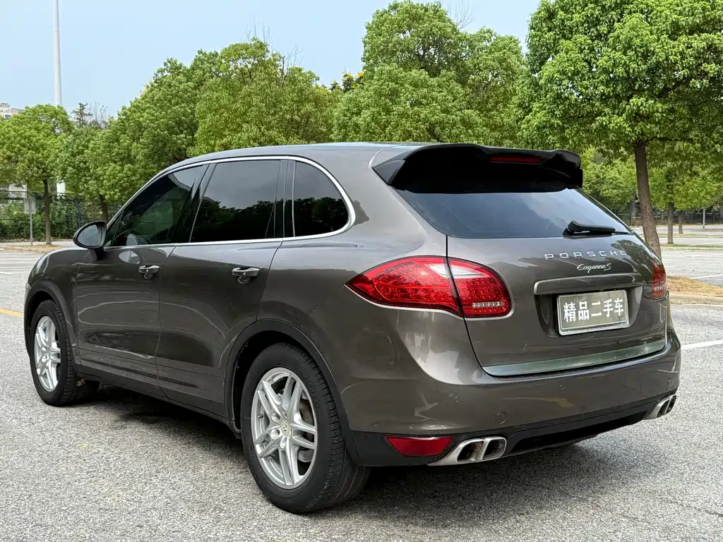 Porsche Cayenne 2012 — фото 15