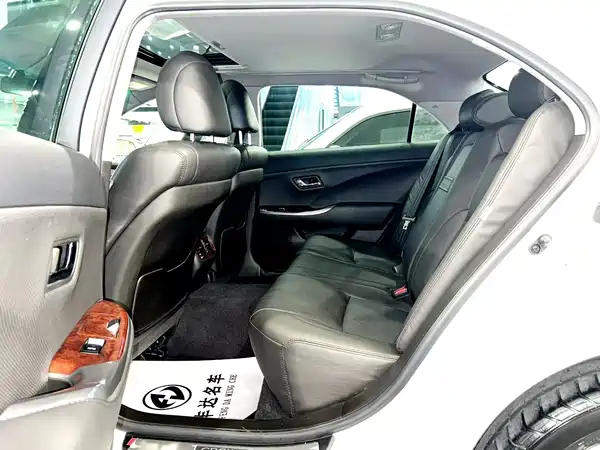 Toyota Crown 2012