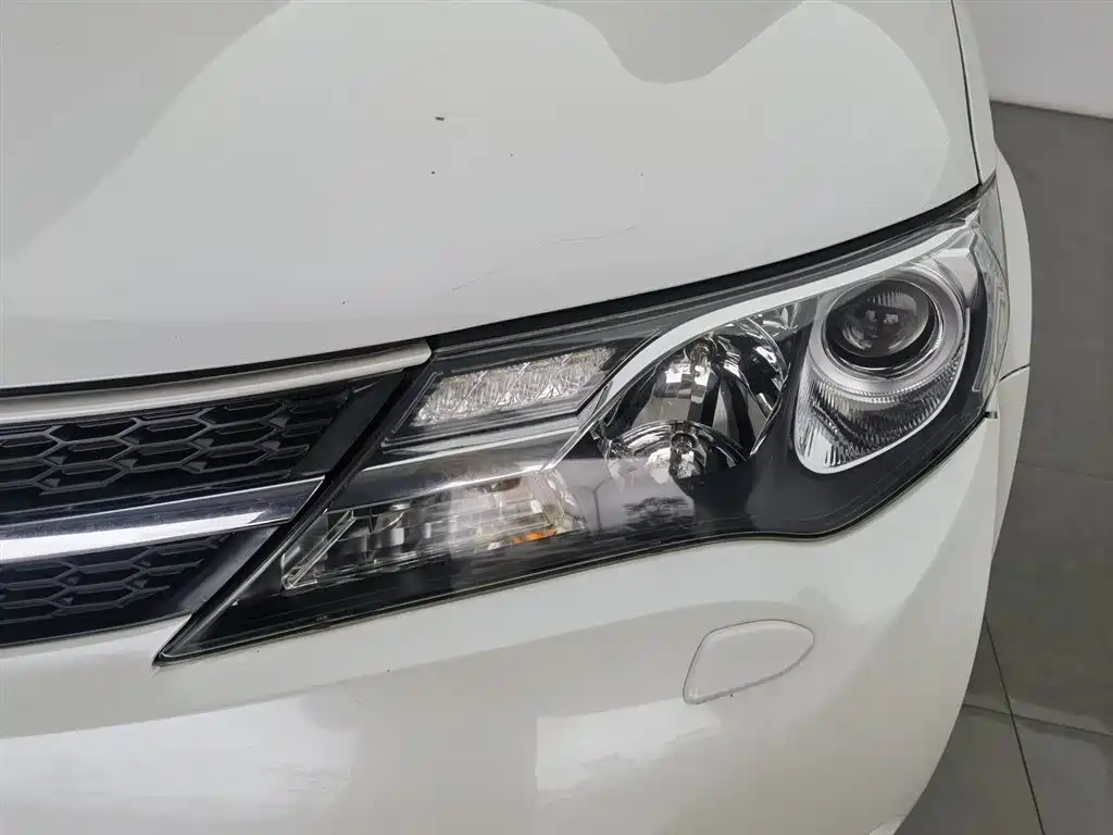 Toyota RAV4 2015