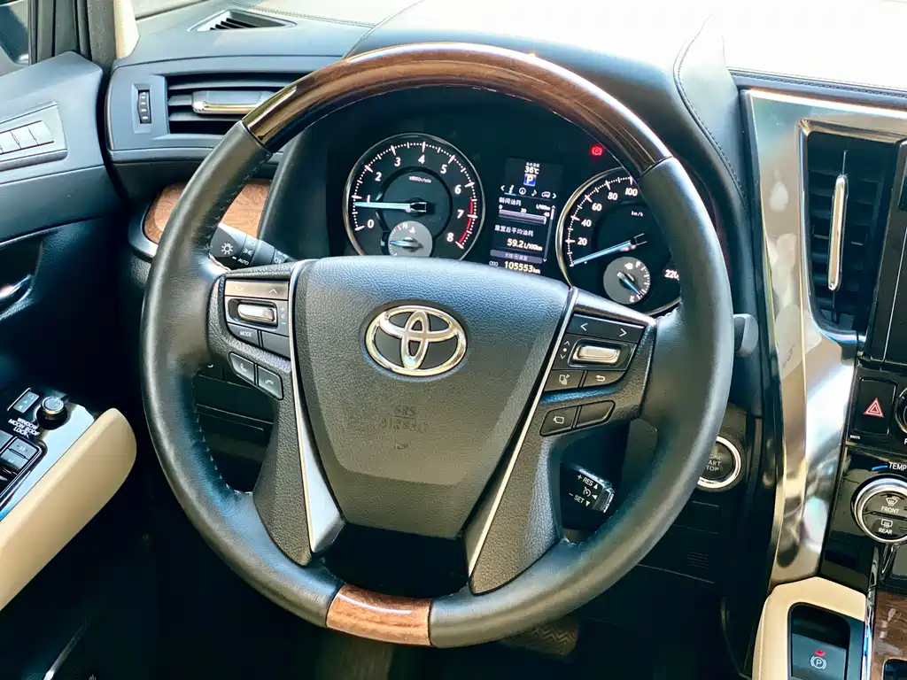 Toyota Alphard 2017 — фото 14