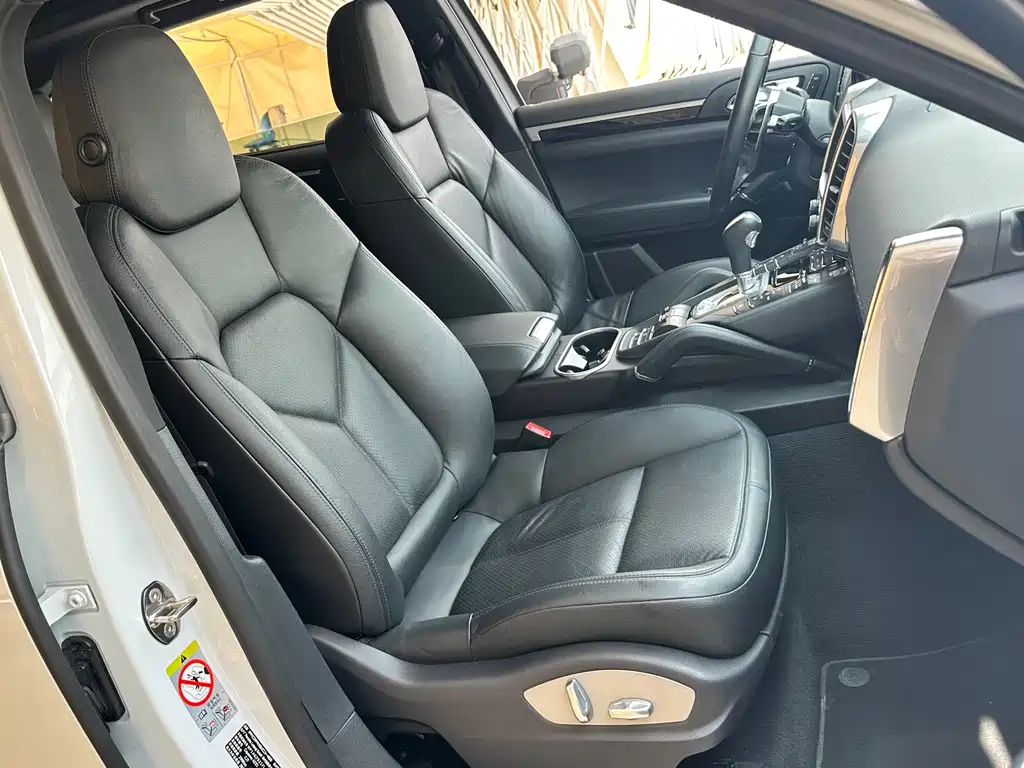 Porsche Cayenne 2015 — фото 16
