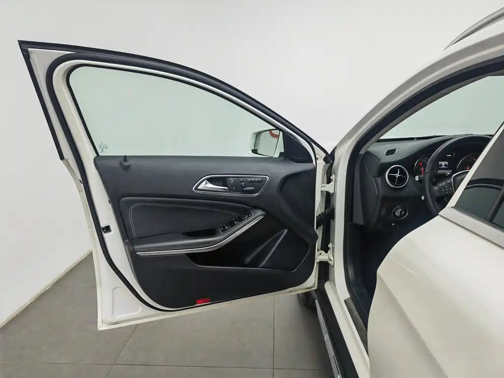 Mercedes-Benz GLA 2016 — фото 8