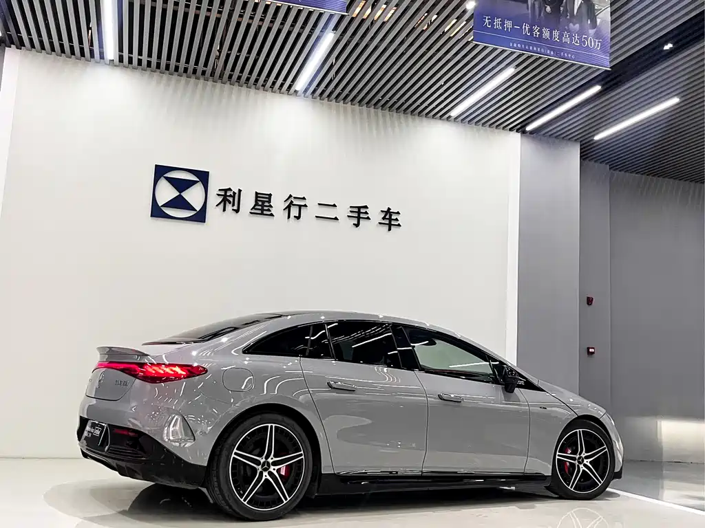 Mercedes-Benz EQE AMG 2023 — фото 3