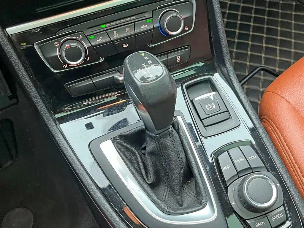 BMW 2 Series Station Wagon 2019 — фото 19
