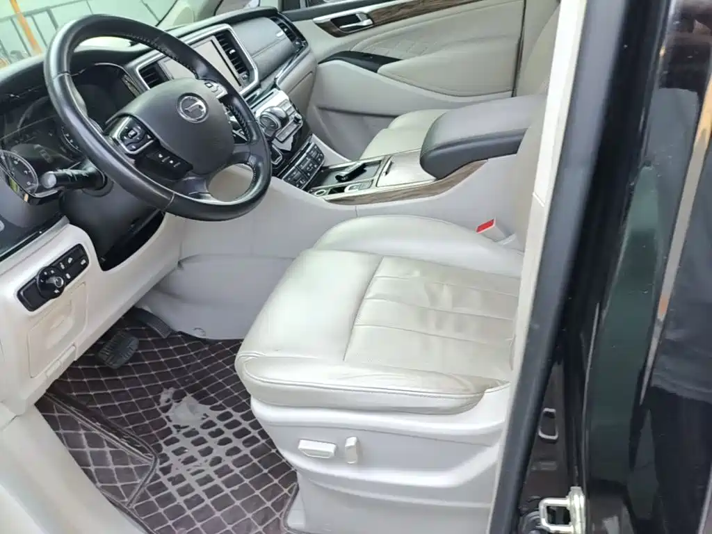 GAC Motor Trumpchi M8 2018 — фото 15