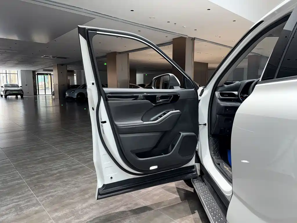 Toyota Highlander 2024 — фото 12