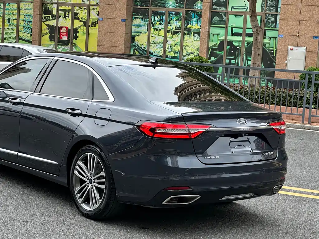 Ford Taurus 2021 — фото 11