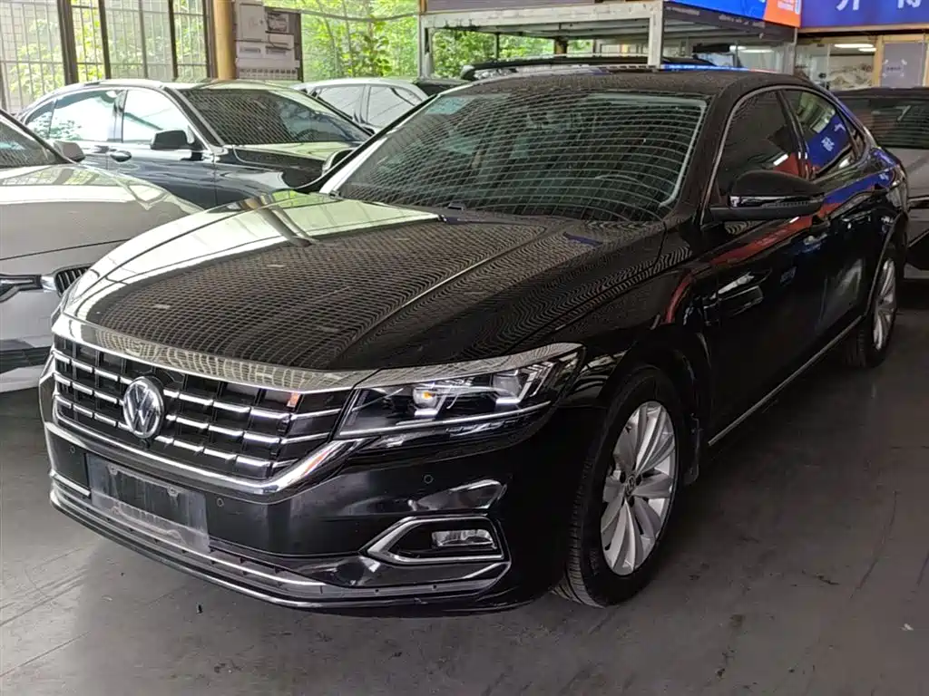 Volkswagen Passat 2019 — фото 1