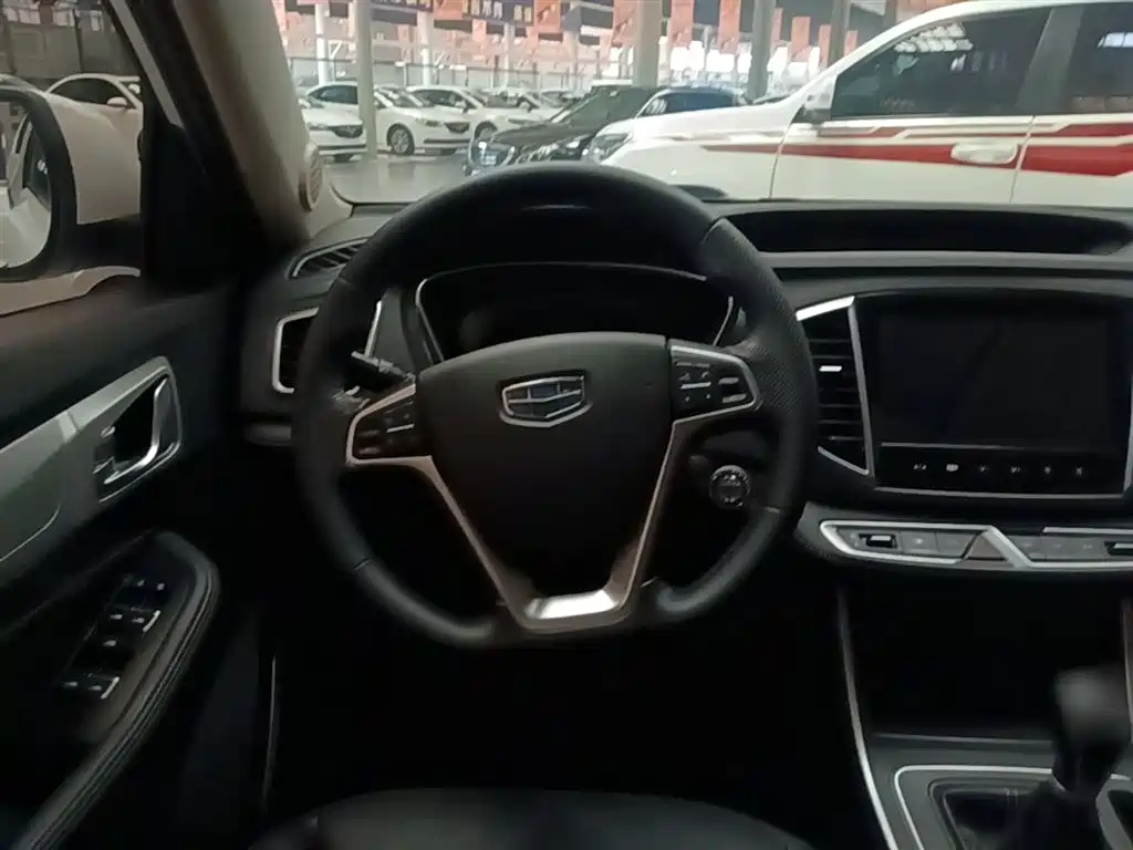 Geely Vision X6 2018 — фото 11