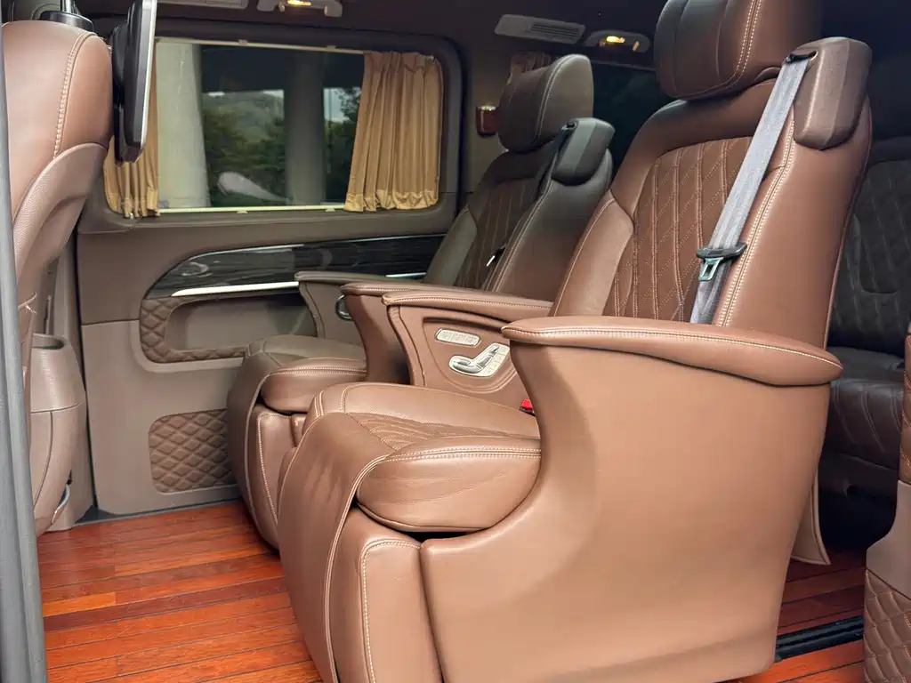 Mercedes-Benz V-Class 2018 — фото 5