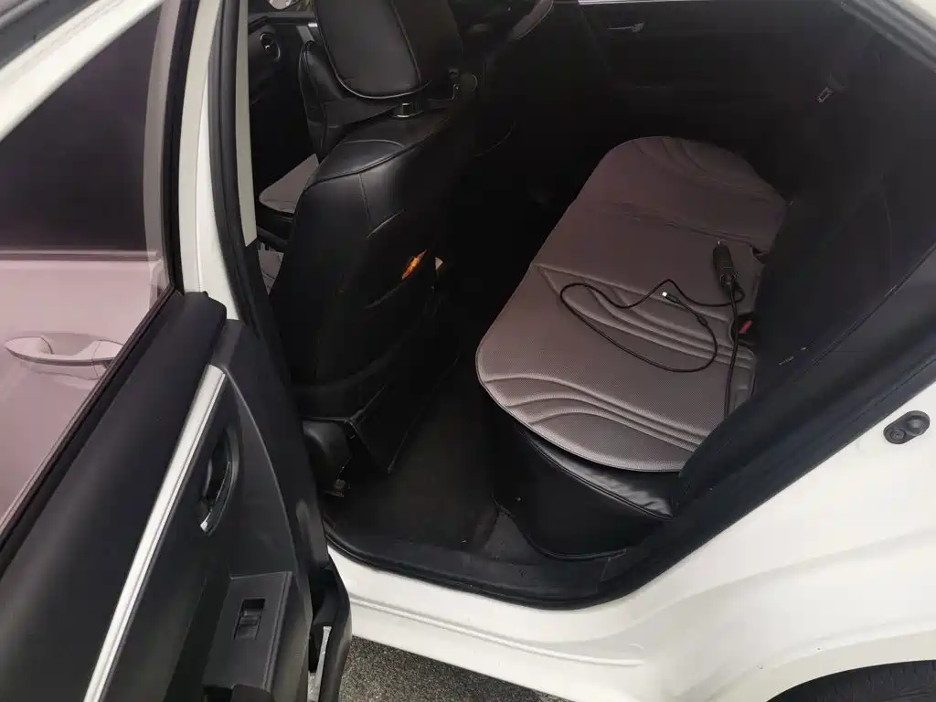 Toyota Corolla 2018 — фото 15