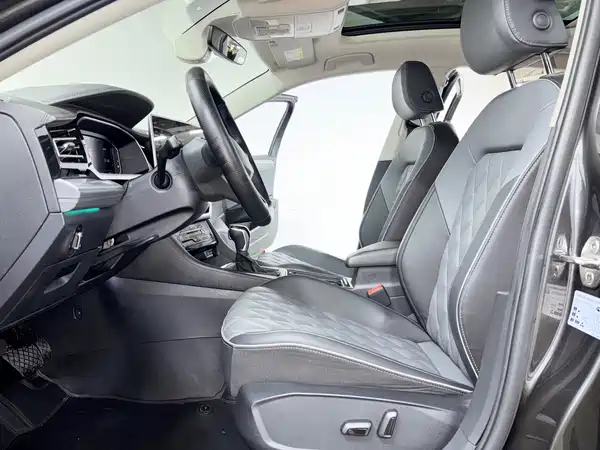 Volkswagen Sagitar 2022