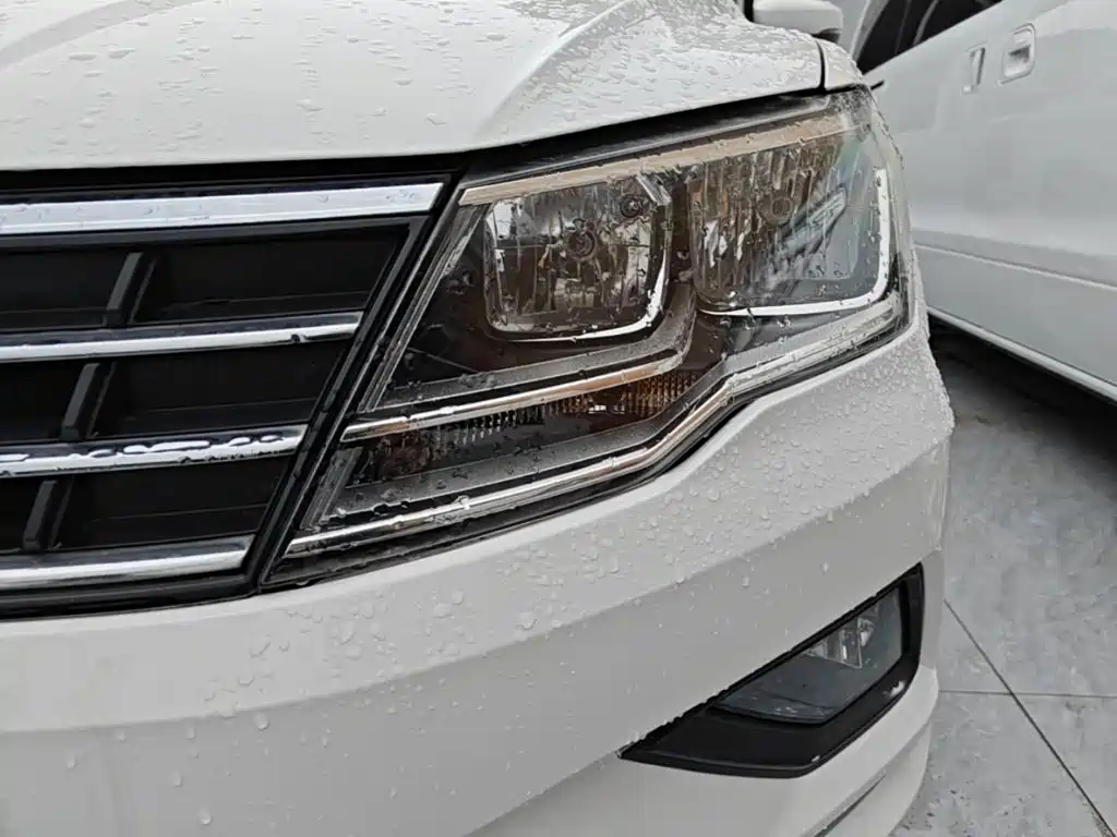 Volkswagen Jetta 2017 — фото 18