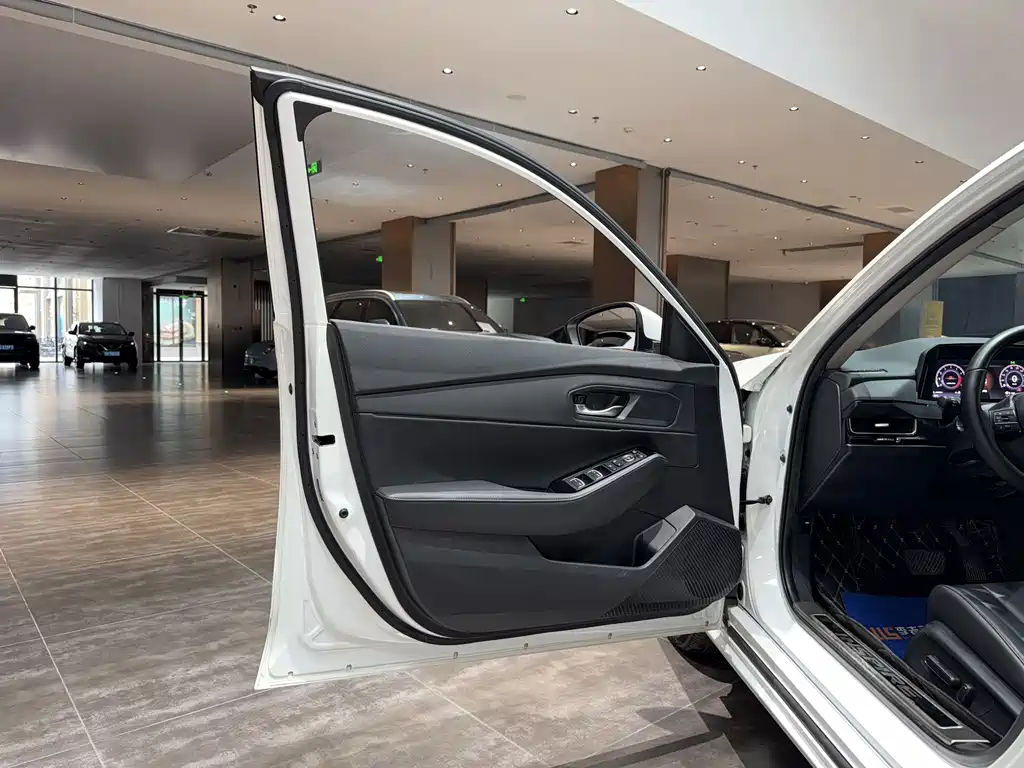 Honda Inspire 2024 — фото 15