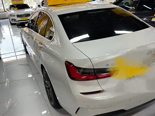BMW 3 Series 2021