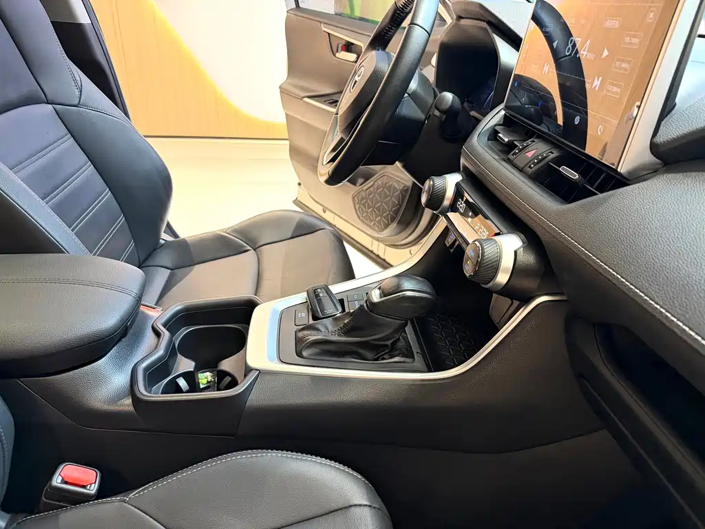Toyota Wildlander 2022 — фото 19