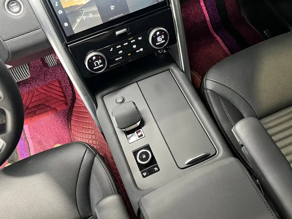 Land Rover Discovery 2024 — фото 15