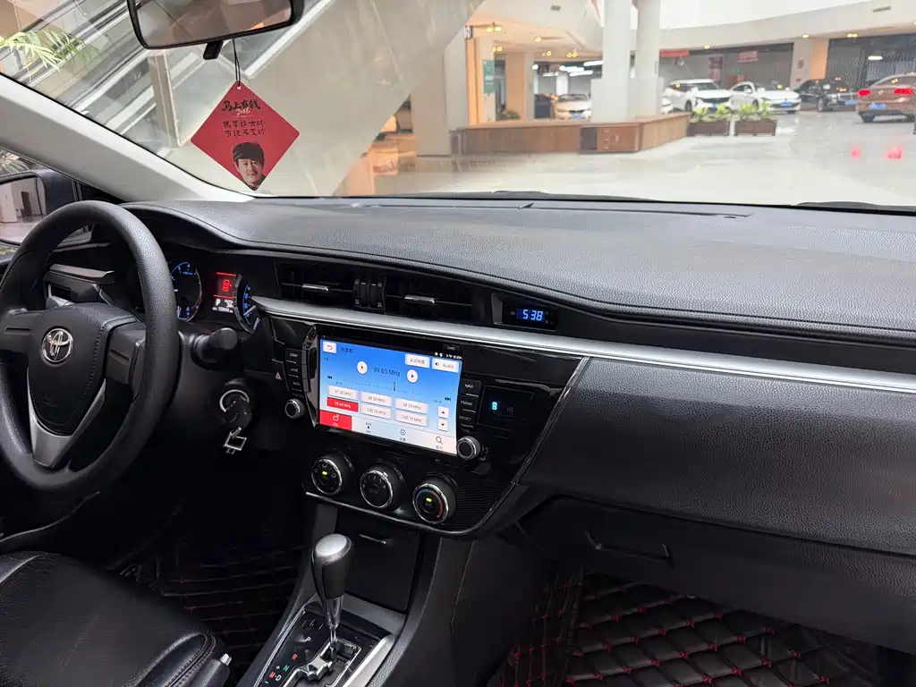 Toyota Corolla 2015 — фото 14