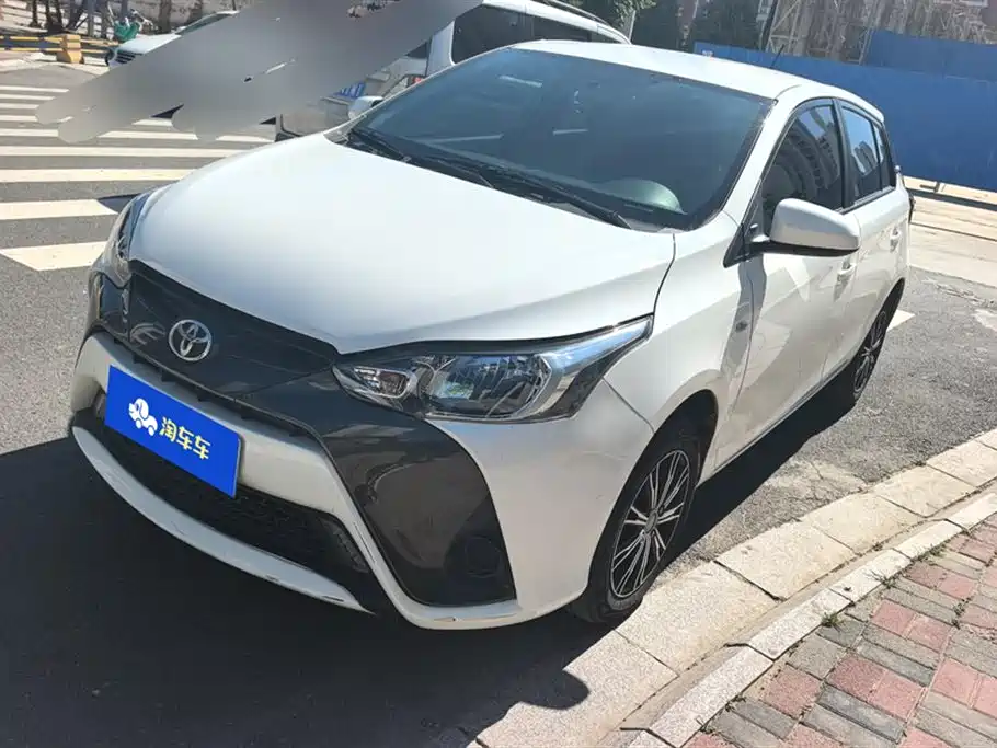 Toyota Yaris L 2021