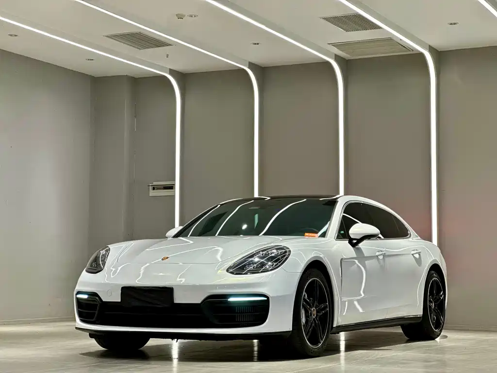 Porsche Panamera 2022 — фото 1
