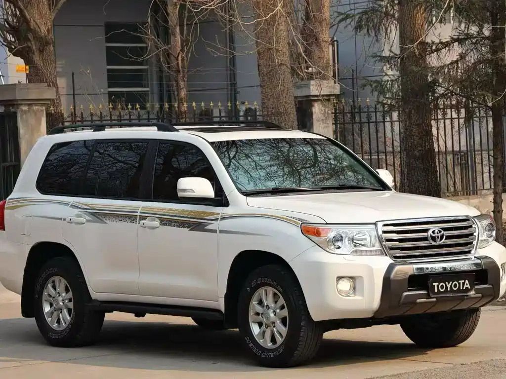 Toyota Land Cruiser 2014 — фото 3