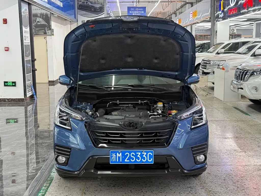Subaru Forester 2022 — фото 8