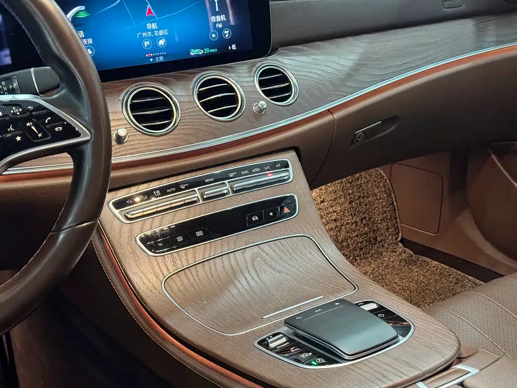 Mercedes-Benz E-Class 2021 — фото 16