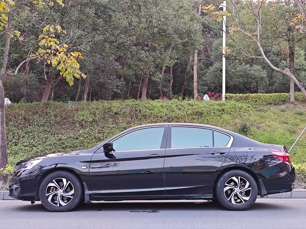 Honda Accord 2017 — фото 4