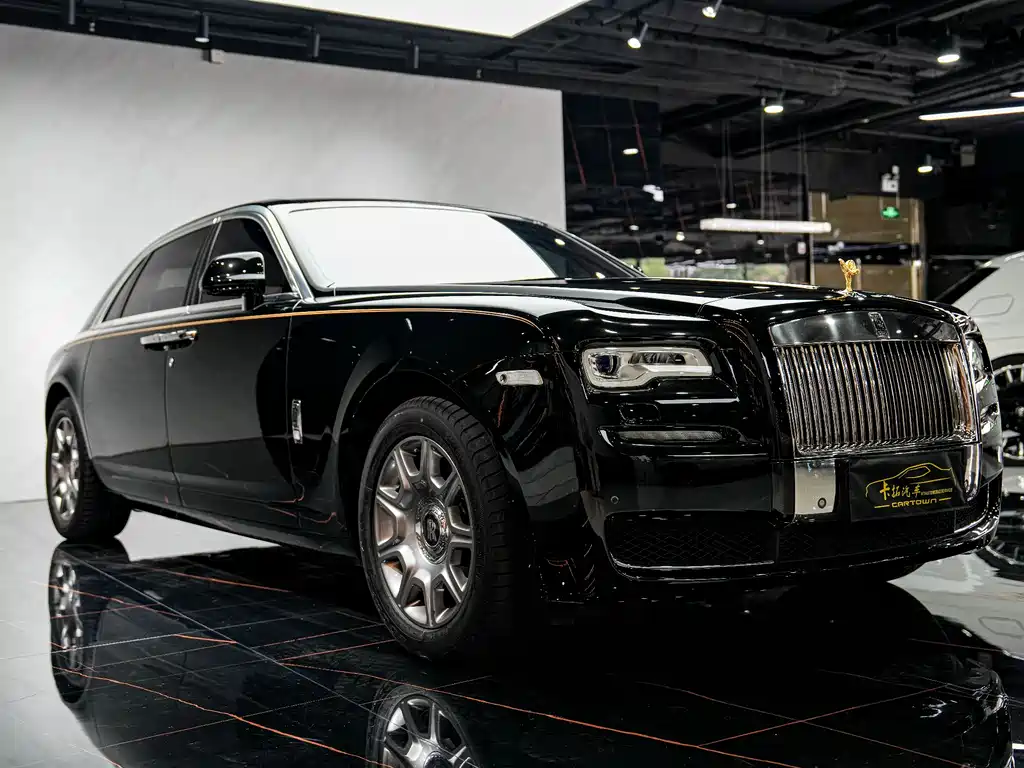 Rolls-Royce Ghost 2017 — фото 1