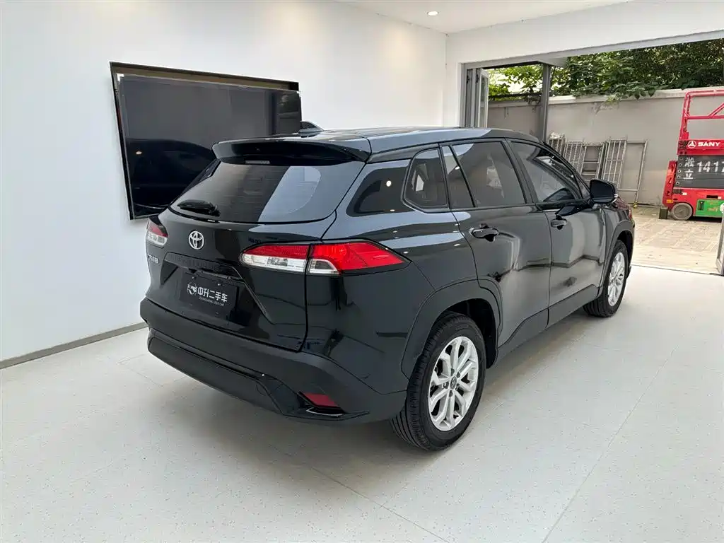 Toyota Frontlander 2024